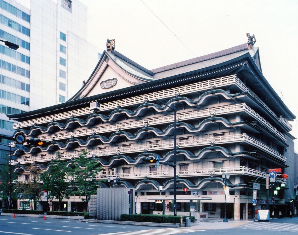 日本独自の伝統芸能を体験、歌舞伎と文楽のご紹介